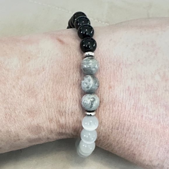 White Cats Eye, Black Onyx & Picasso Jasper stretchy beaded bracelet. 7-8mm - Picture 10 of 16